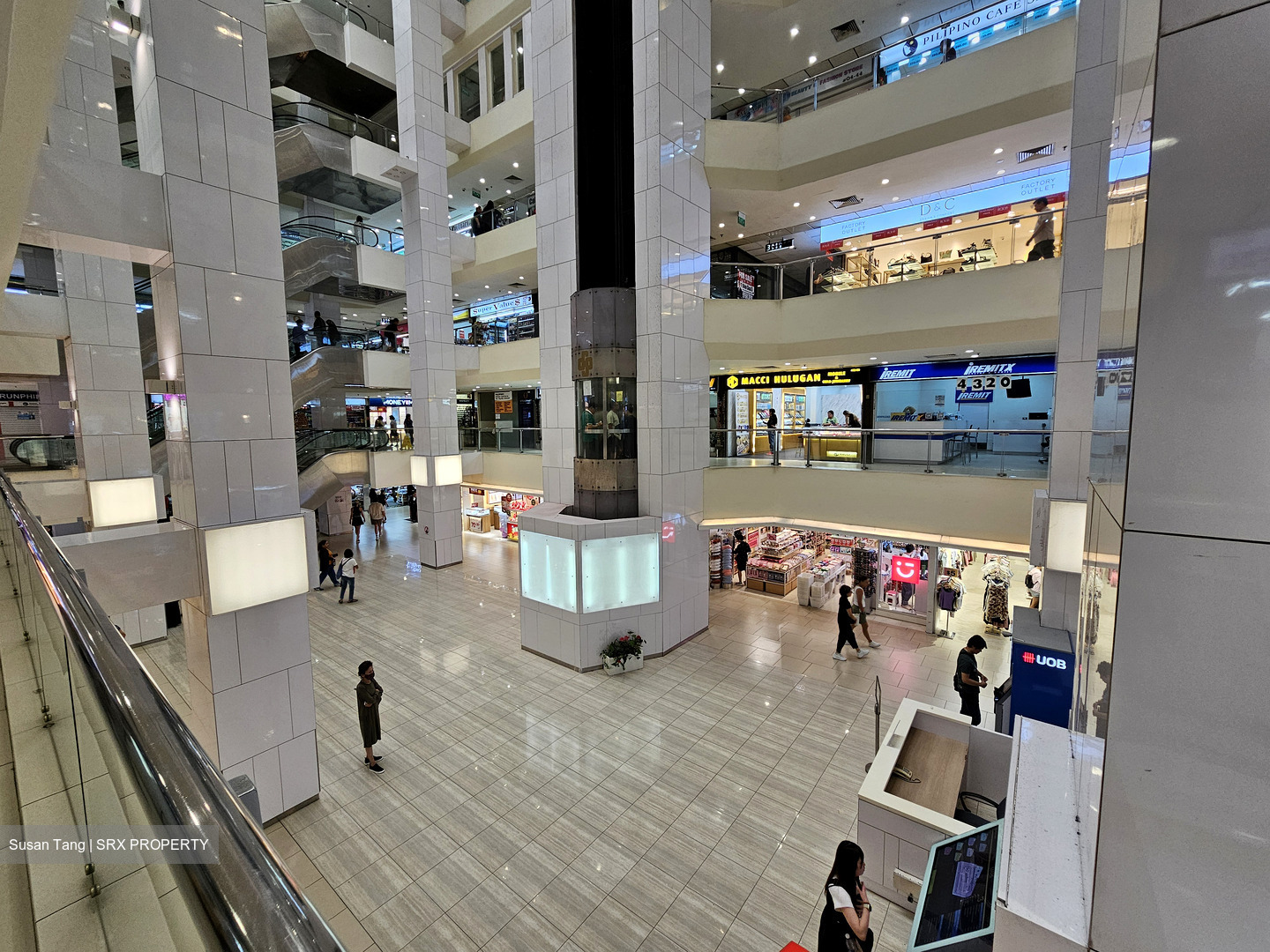 Lucky Plaza (D9), Retail #550536311